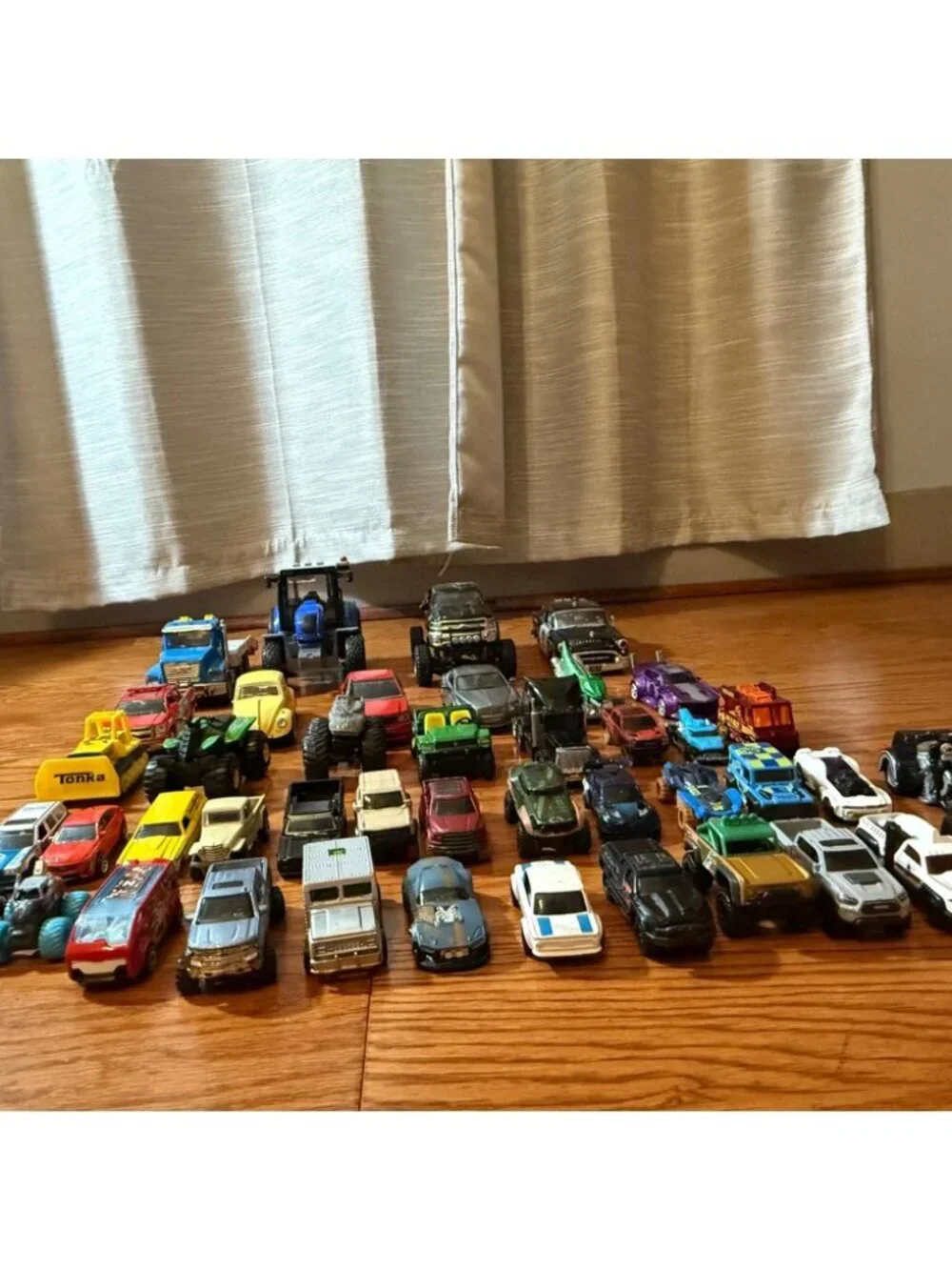 Lot of Vintage DieCast Card Including 22 Hotwheels, Excellent Condition